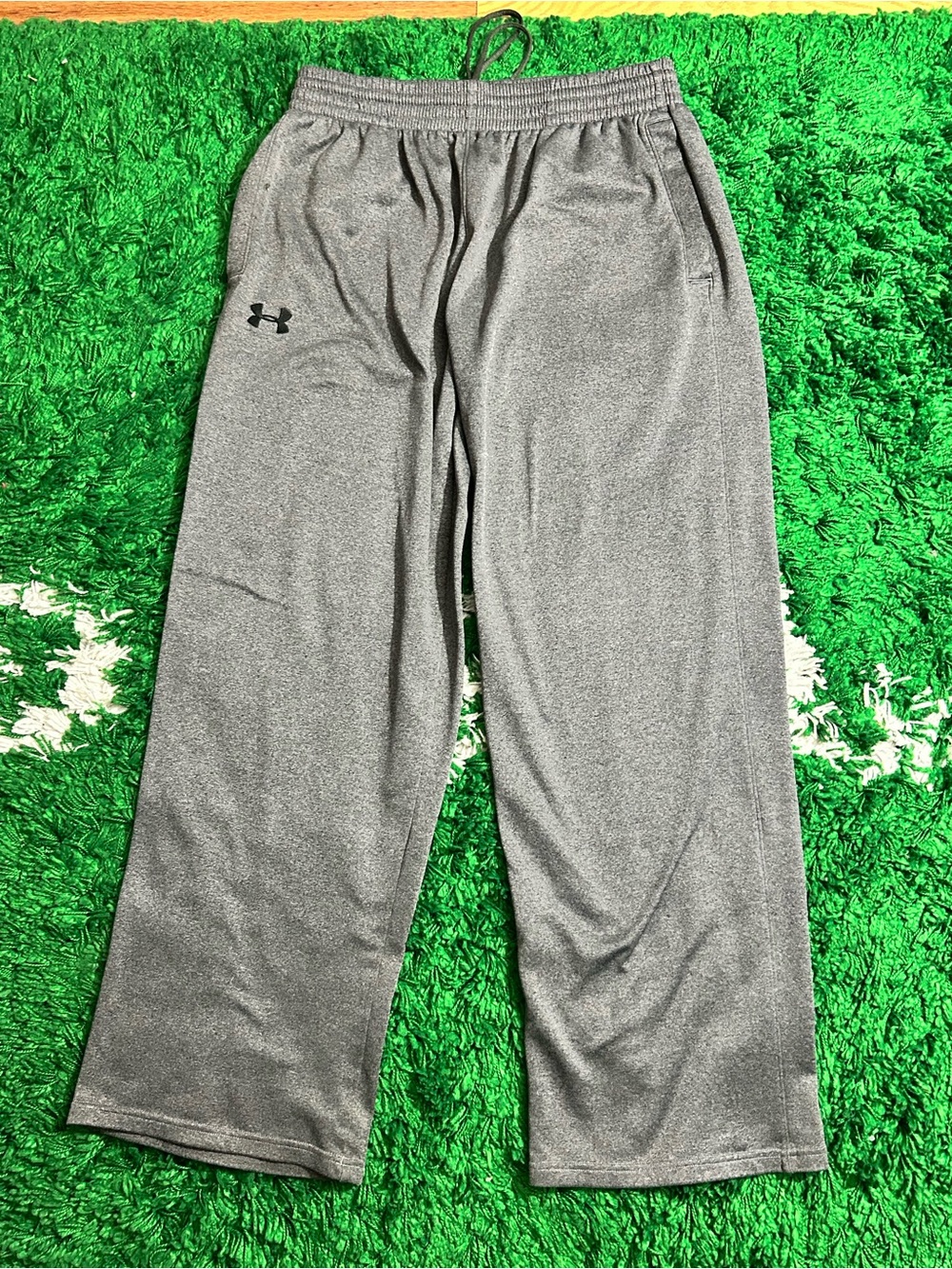 Under Armour Men’s Gray/Black Logo Athletic Joggers